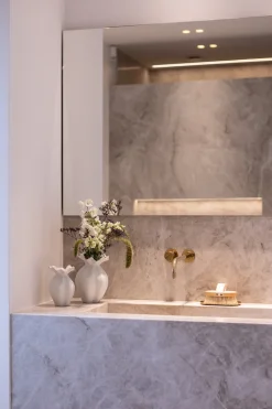 Specktrum Nellie Vase - Off White Medium