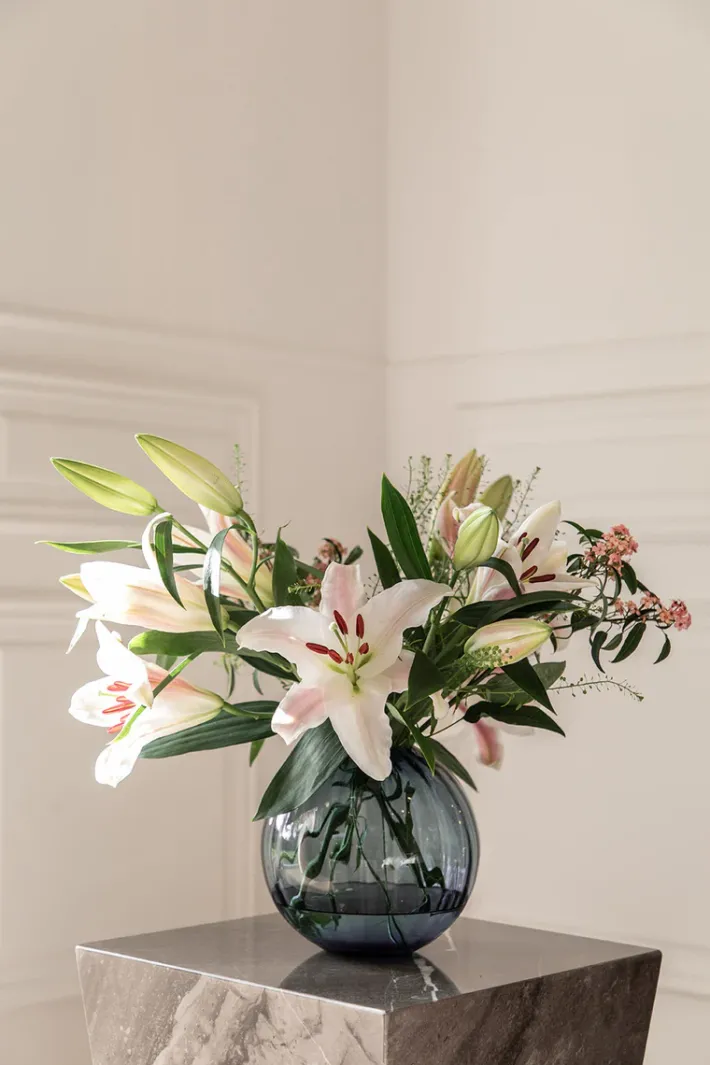 Specktrum Sadie Vase - Line - Blue Small