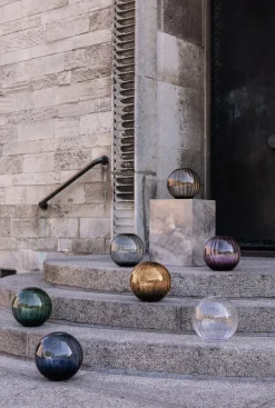 Specktrum Sadie Vase - Line - Plum Medium