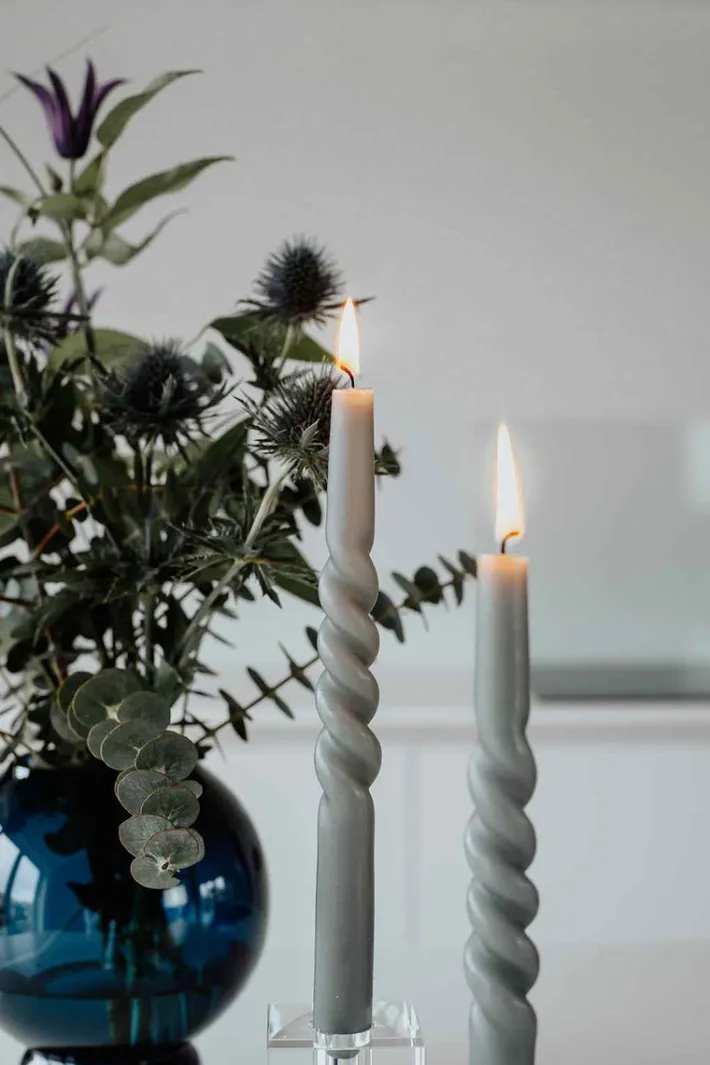 Specktrum The Curly Candle Collection - Packed with 4 Pieces per box - Steel Grey Middle Curled