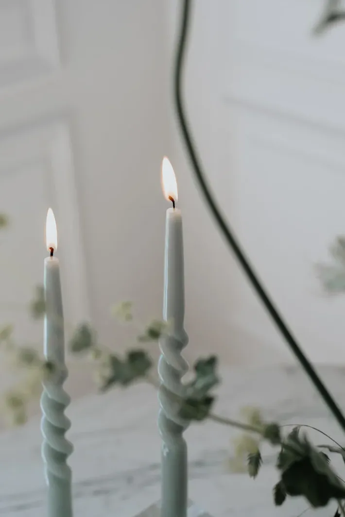 Specktrum The Glossy Candle Collection - Packed with 4 pieces per box - Essential Emerald Middle Curled